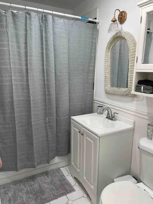 Entire 3Bdr Home W/Parking, Backyard, Firepit, Bbq New York